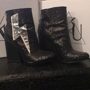 YRU Ziggy Boots